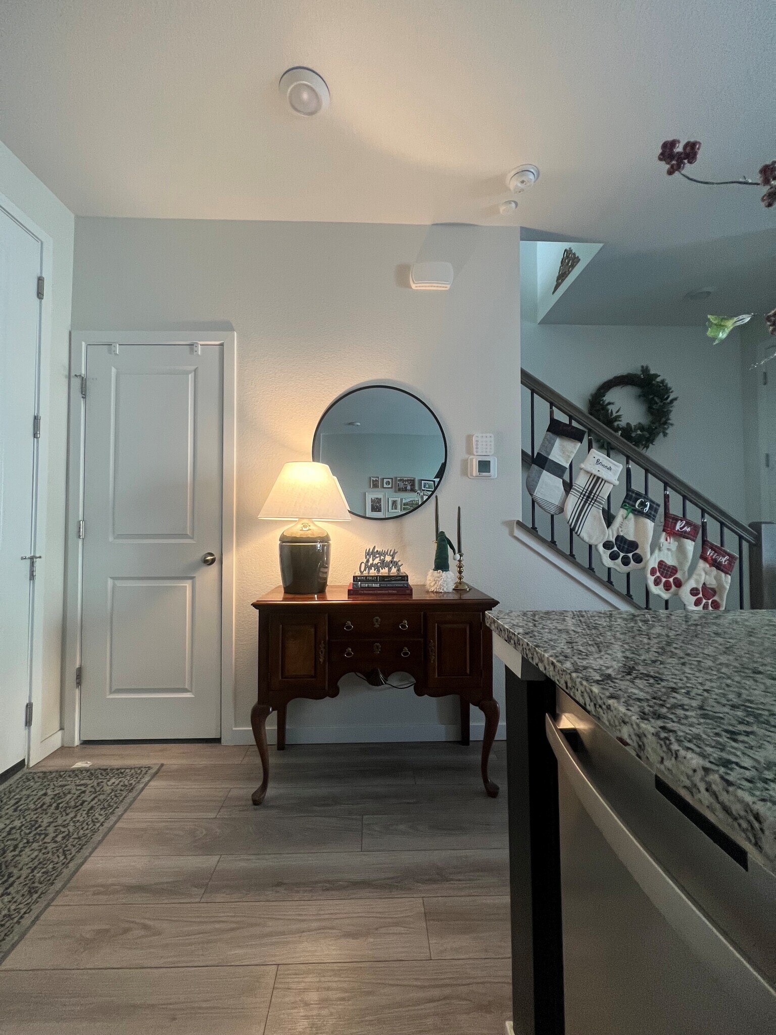 Building Photo - 7487 W Pacific Ln