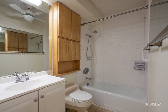 Building Photo - WAIKIKI LIFESTYLE 1BR/1BA/1PKG UNIT IN THE...