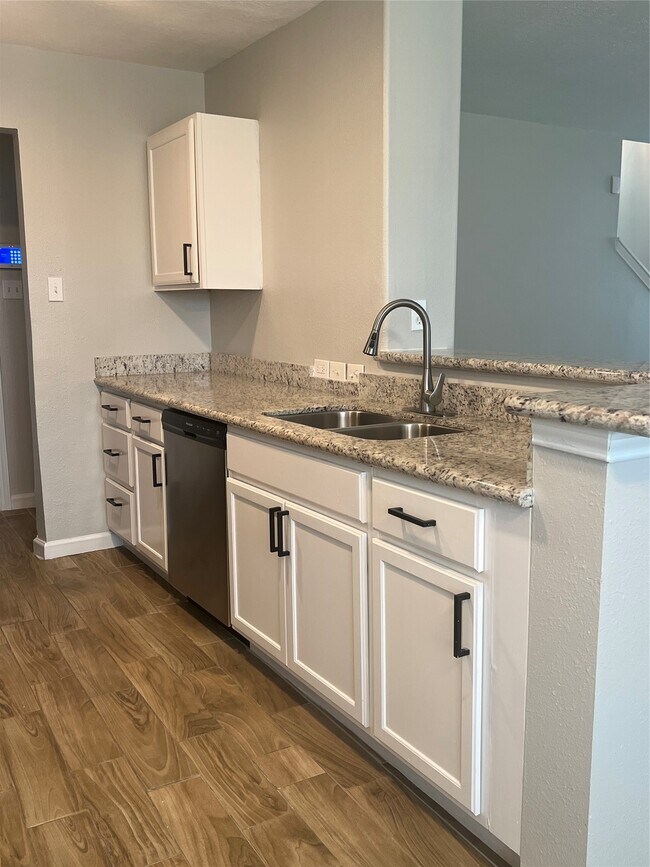 Building Photo - 12035 Duane St