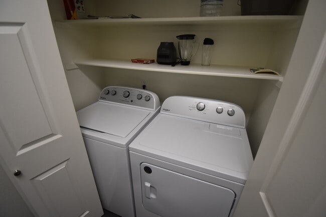 Building Photo - 1200 E River Rd