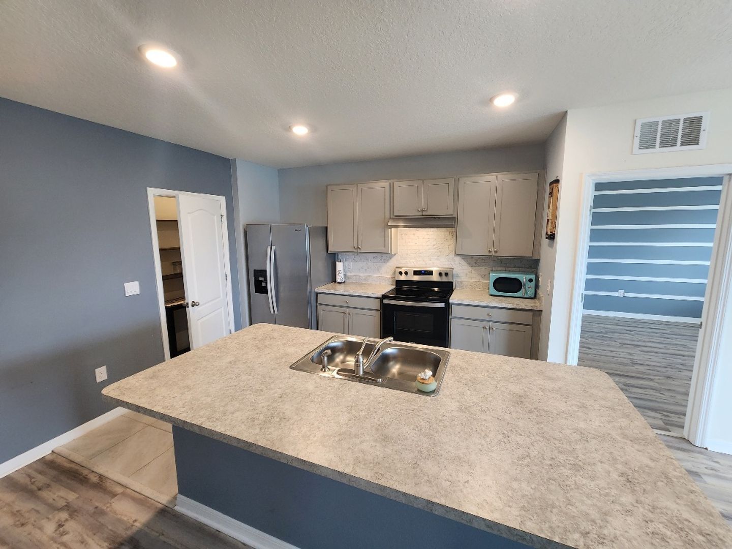 Building Photo - 915 Noble Run