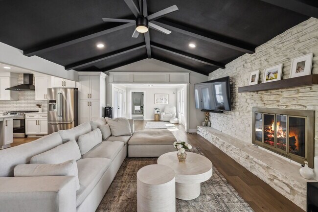 Building Photo - 4604 Mountainview Dr