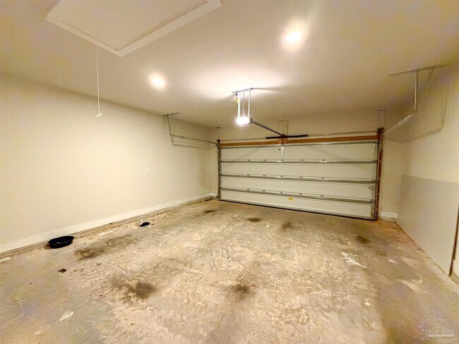 Building Photo - 5841 Winifred Ave