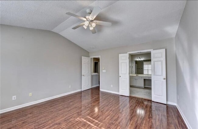 Building Photo - 300 Treyford Ct