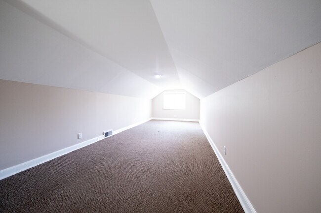 Building Photo - 2116 W 105th St