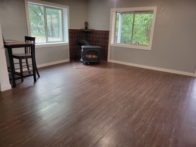 Building Photo - Stunning Lenore House With Breathtaking Views