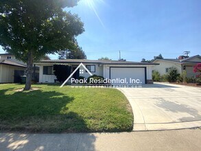 Building Photo - Charming 3 bd/2 ba Orangevale Home with RV...