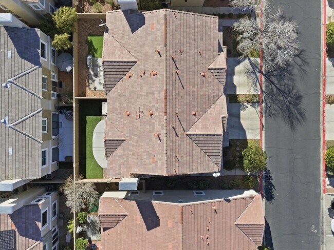 Building Photo - 972 Prestwick St