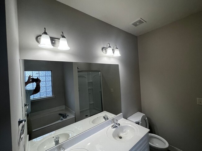 Building Photo - Coming Soon- Available August 3, 2025. Moody’s Avalon Subdivision 3 BR / 2  Bath