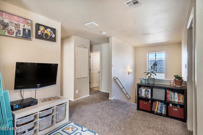 Building Photo - 12581 Blue Heron Dr