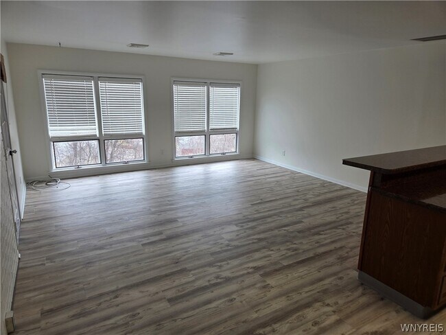 Building Photo - 255 Portage Rd