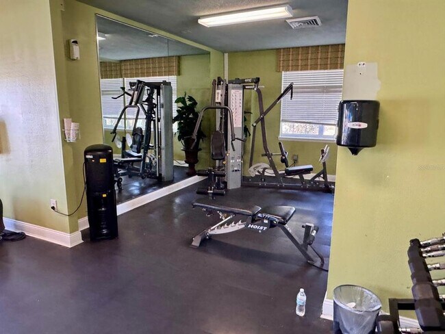 Building Photo - 1222 Bermuda Lakes Ln