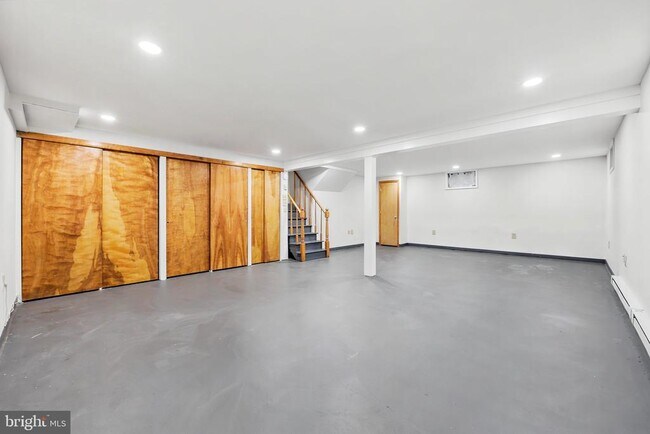 Building Photo - 412 Yorkshire Rd