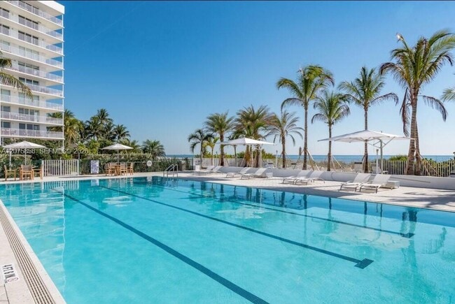 Building Photo - 605 Ocean Dr