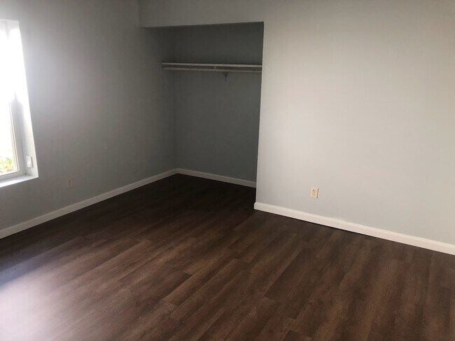 Building Photo - 314 Mount Everest Dr