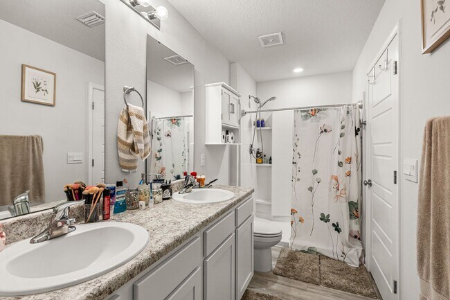 Building Photo - 5843 Belmont Stakes Rd