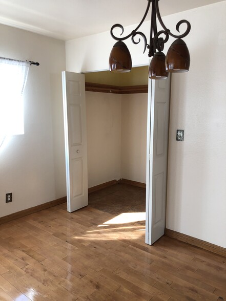 Closet/dinning room - 623 Brittania St