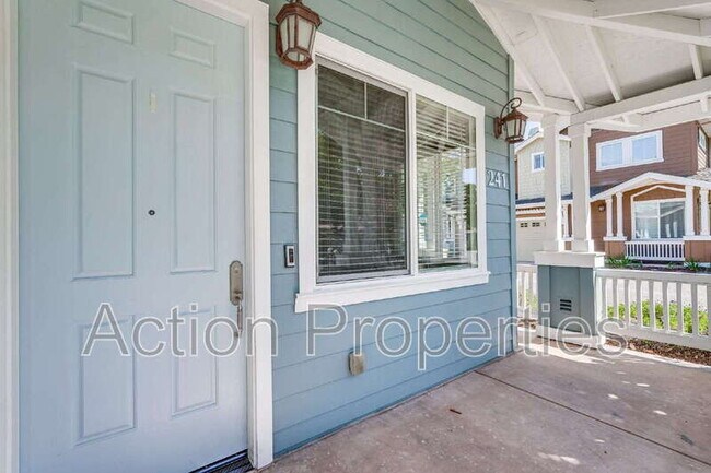 Building Photo - 241 Granada Park Cir