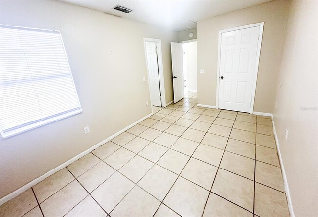 Building Photo - 3214 Crystal Hills Loop S