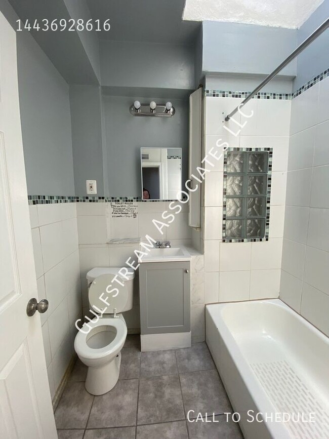 Building Photo - 1521 N Ellamont St