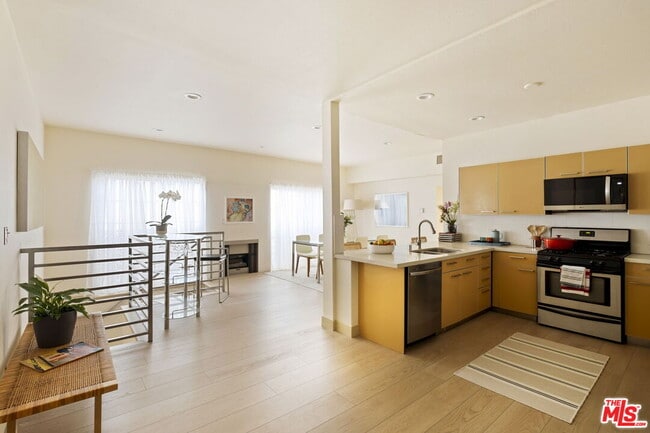 Building Photo - 1717 Malcolm Ave