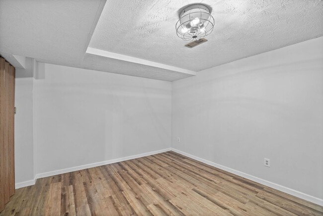 Building Photo - PLEASANT RUN - Well cared for 3 bed ranch ...