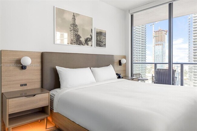 Building Photo - 159 NE 6th St