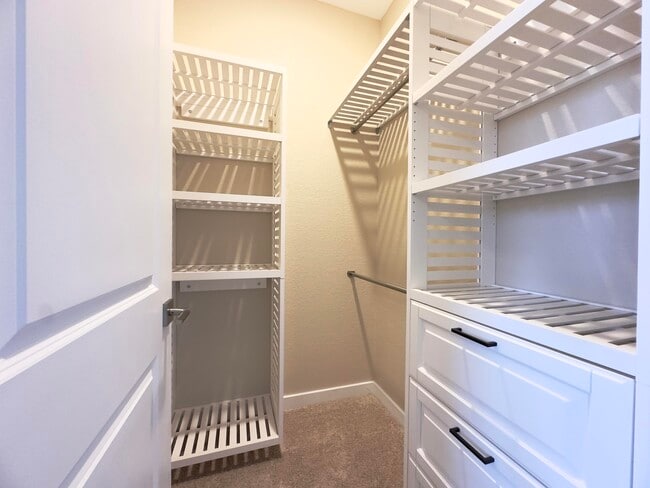 Building Photo - 69 Bandol St