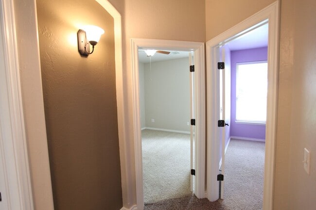 Building Photo - Home in Gated Community also In Deer Creek Schools