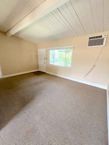 Building Photo - 850 S Rosemead Blvd