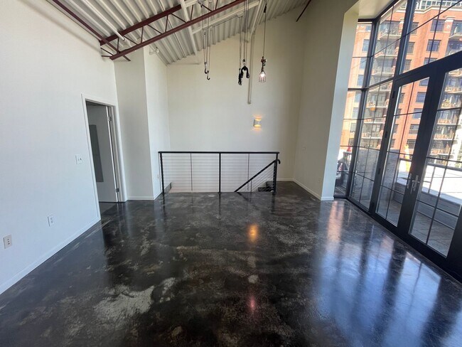 Building Photo - Sleek and Sophisticated: Upscale 1-Bdrm/2b...