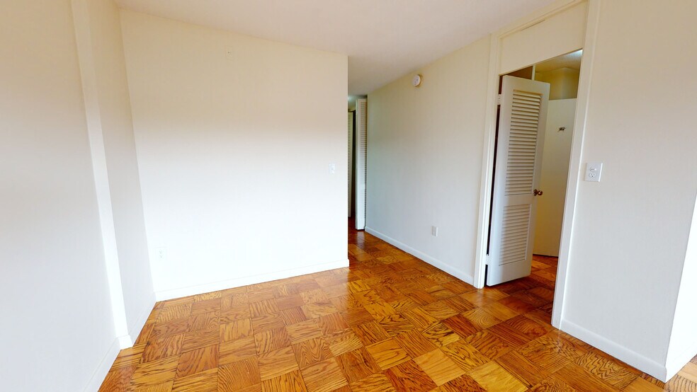 Building Photo - 75 Monmouth St