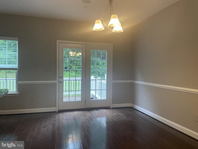 Building Photo - 1880 Thistle Ct