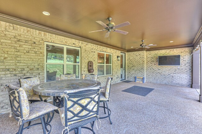 Building Photo - 9141 Holstein Dr