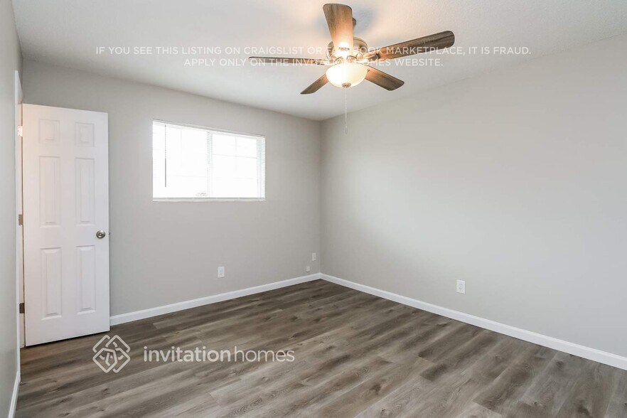 Building Photo - 427 E Riviera Dr