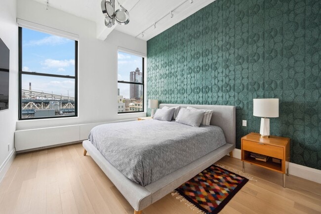 Building Photo - 1 Main St