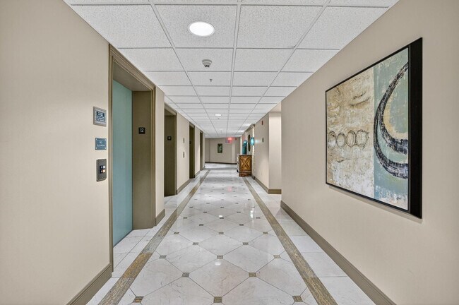 Building Photo - 3020 NE 32nd Ave