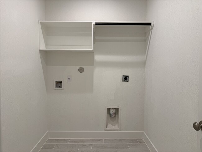 Building Photo - 10030 Crescendo Wy