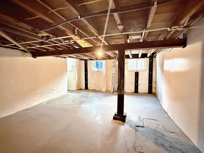 Building Photo - 3628 SE 49th Ave