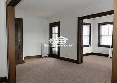 Building Photo - 2354 Benjamin St NE