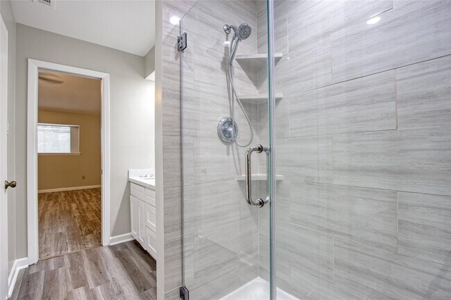 Building Photo - 17163 Beaver Springs Dr