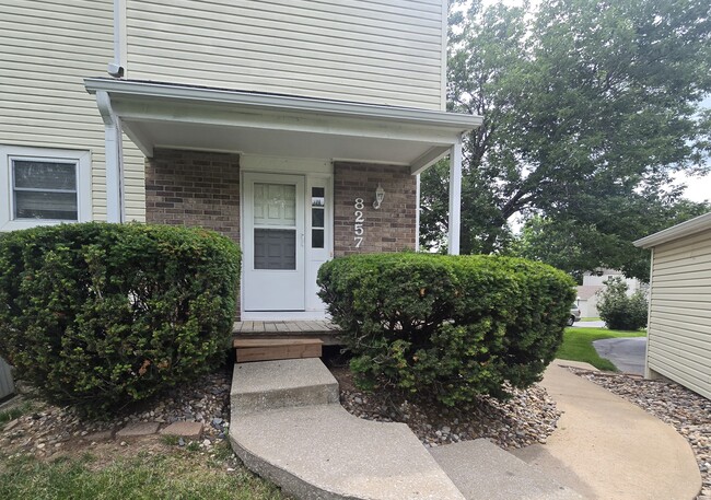 Building Photo - 8257 N Revere Ave