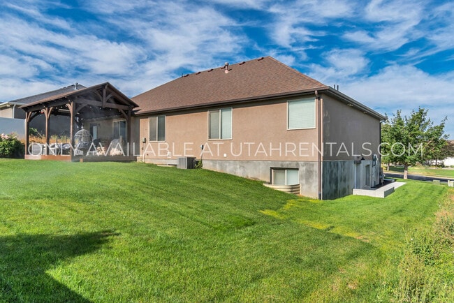 Building Photo - 1076 Bear Hollow Ln