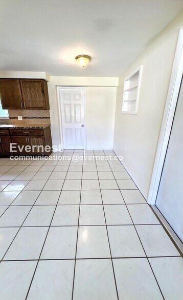 Building Photo - 3600 Berkshire St