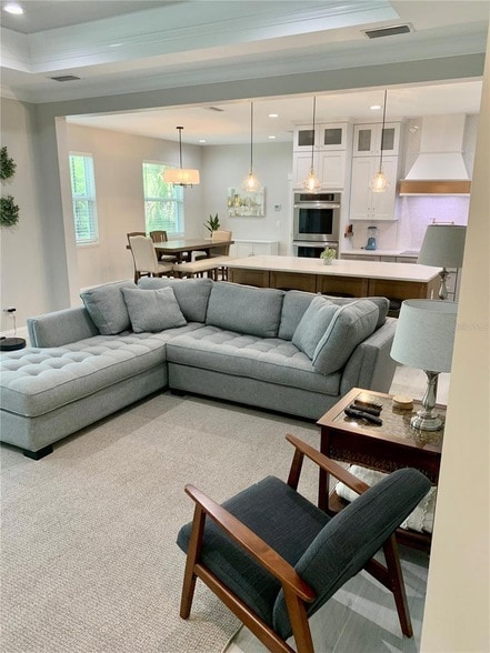 Building Photo - 2129 Lorraine Dr