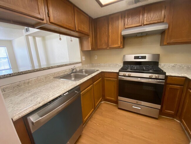 Building Photo - 12307 Deer Falls Dr