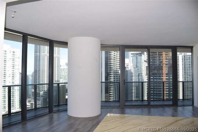 Building Photo - 801 S Miami Ave