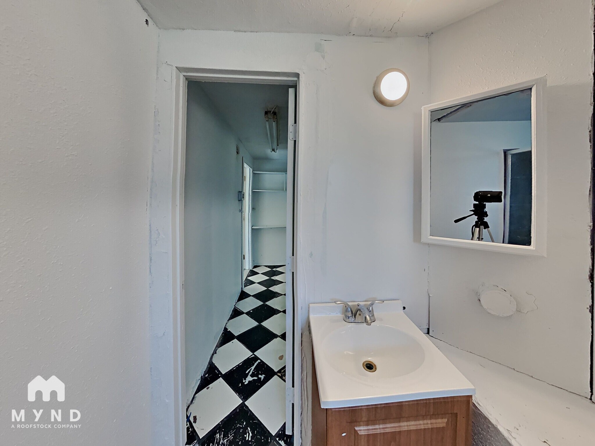 Building Photo - 6381 Medio St