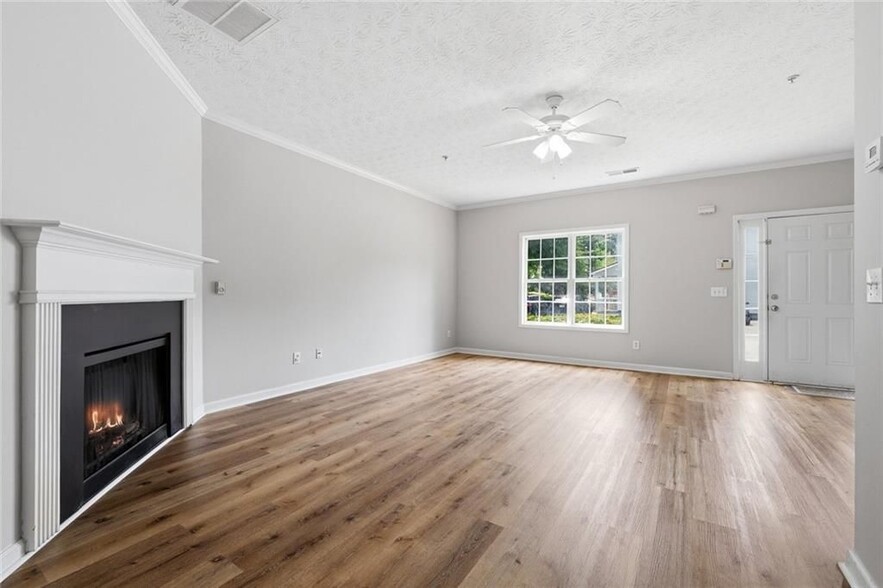 Building Photo - 5072 Leeshire Trace