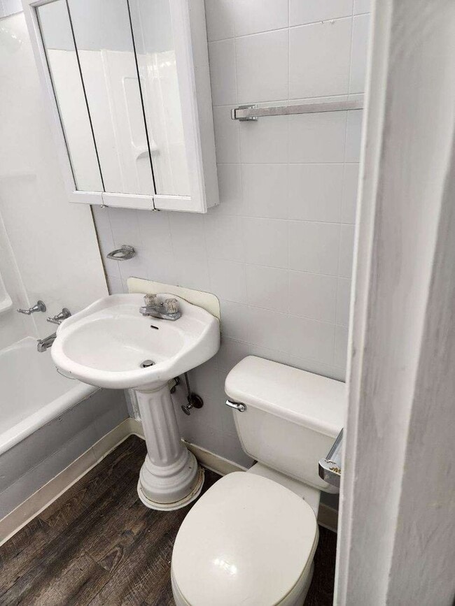 Building Photo - 1 bedroom apartment home